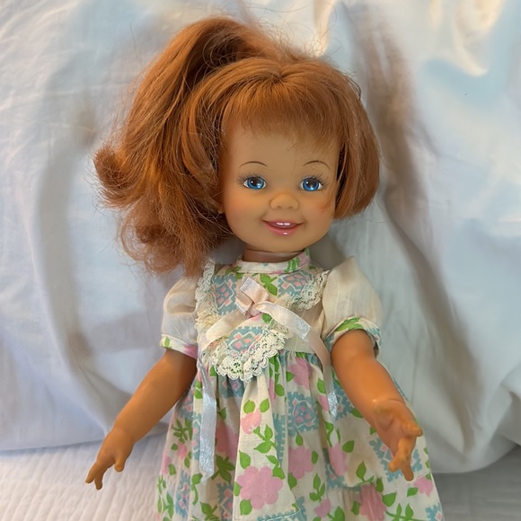 Cinnamon doll by Ideal Chrissy’s little sister very cute hair grows & goes nice - Picture 12 of 14